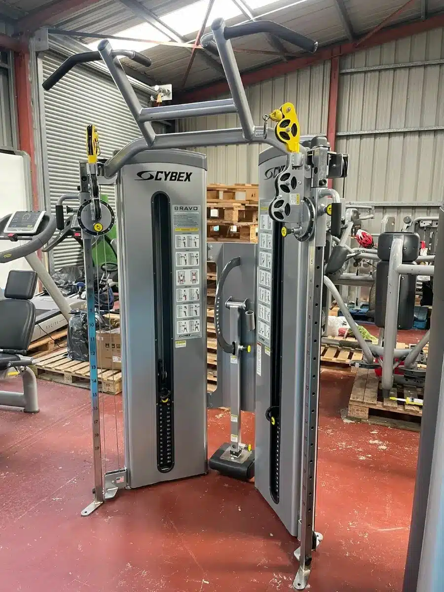 Multifunctional training station. With cables and a pull up bar. This is used to do a all kind of exersices